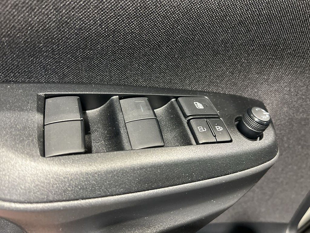 Vehicle Image 24