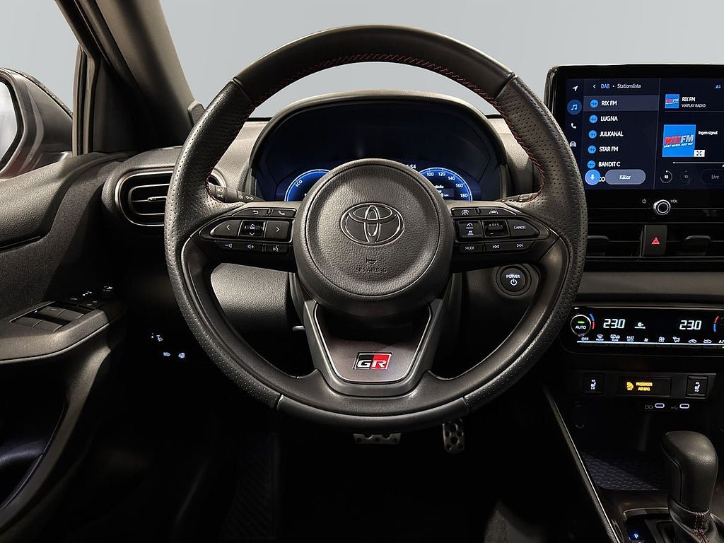 Vehicle Image 10