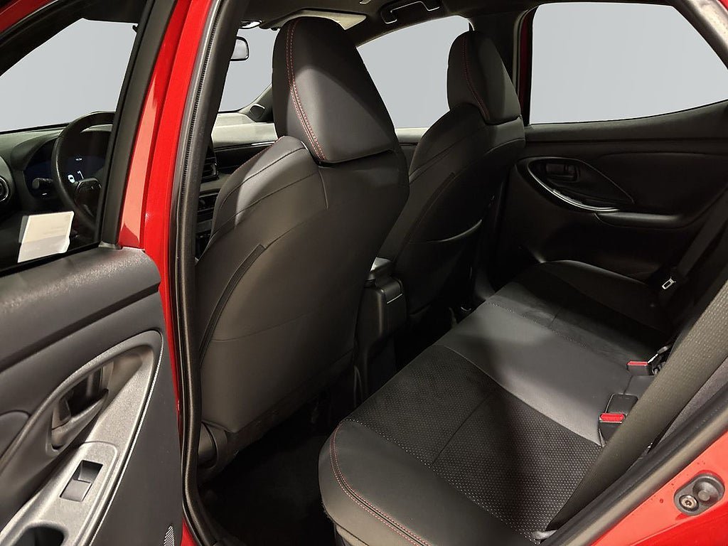 Vehicle Image 12