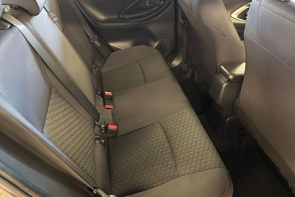 Vehicle Image 9