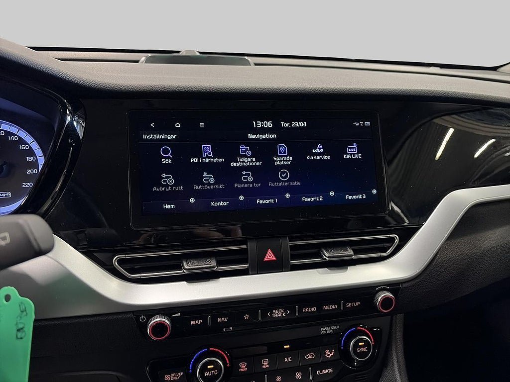 Vehicle Image 17