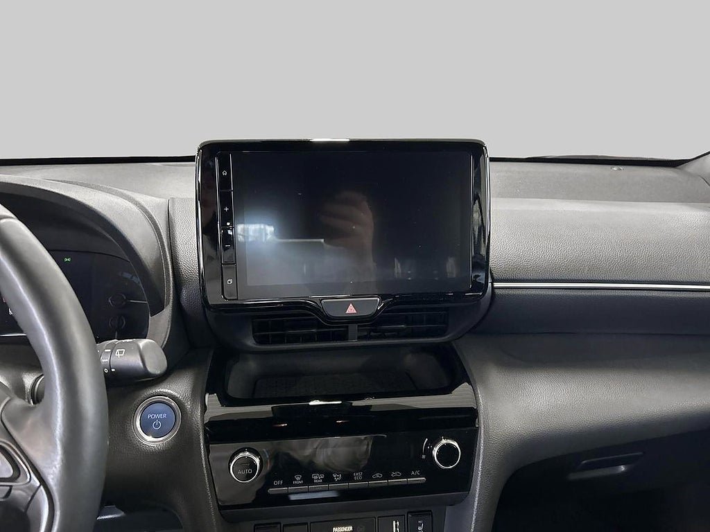 Vehicle Image 16