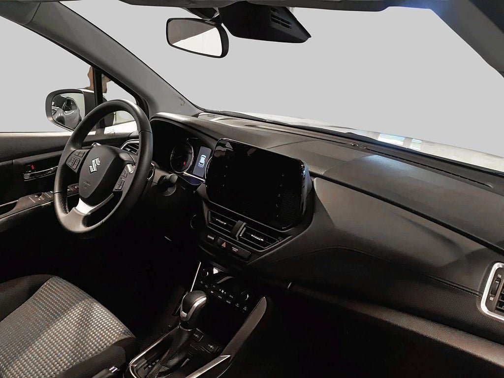 Vehicle Image 9