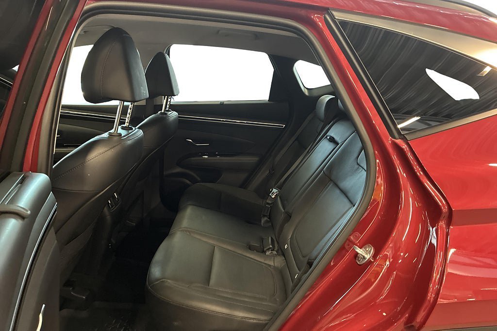 Vehicle Image 16