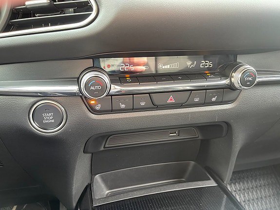 Vehicle Image 26