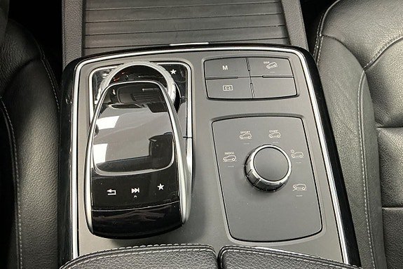 Vehicle Image 29