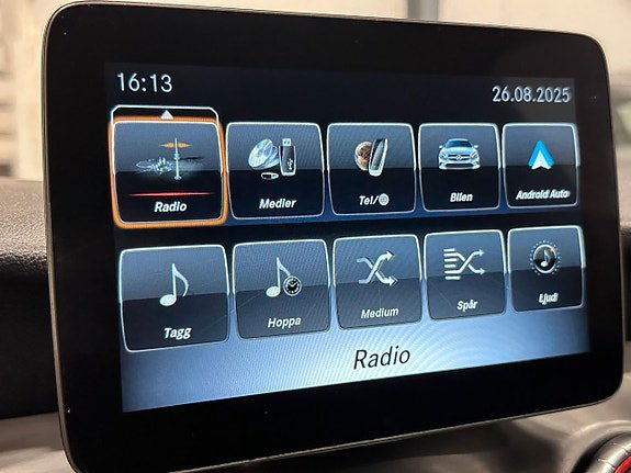 Vehicle Image 23