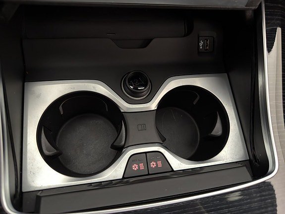 Vehicle Image 33