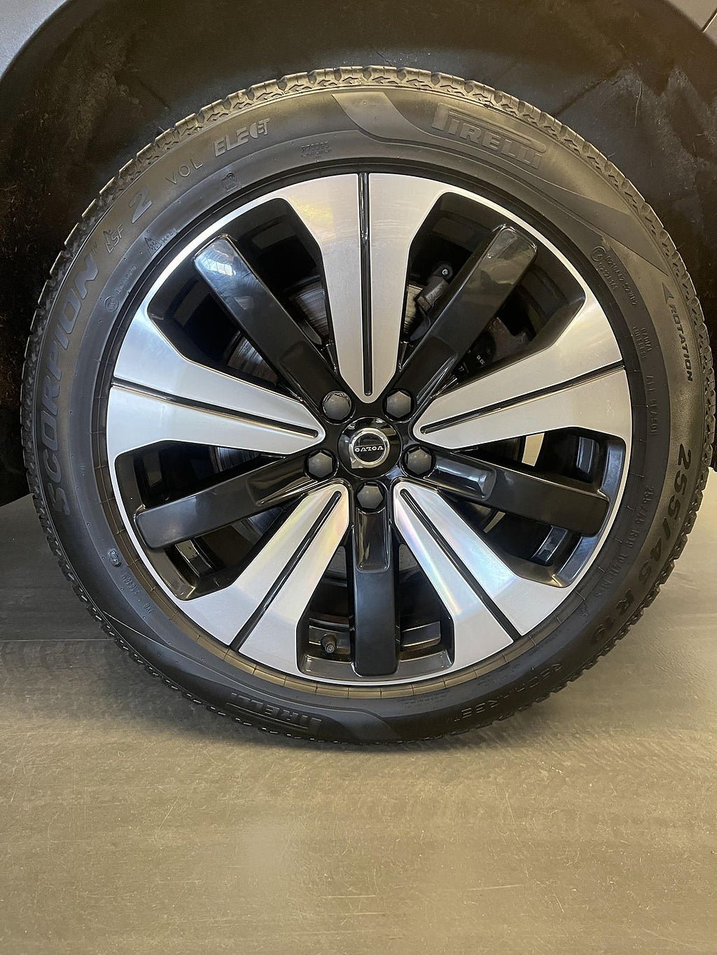 Vehicle Image 8