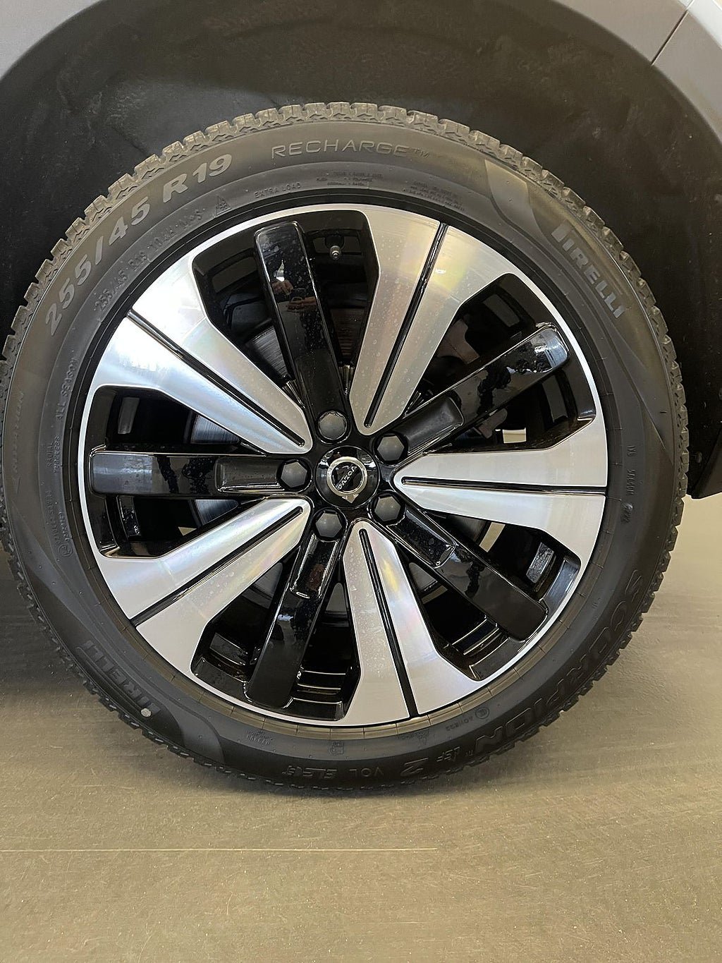Vehicle Image 13