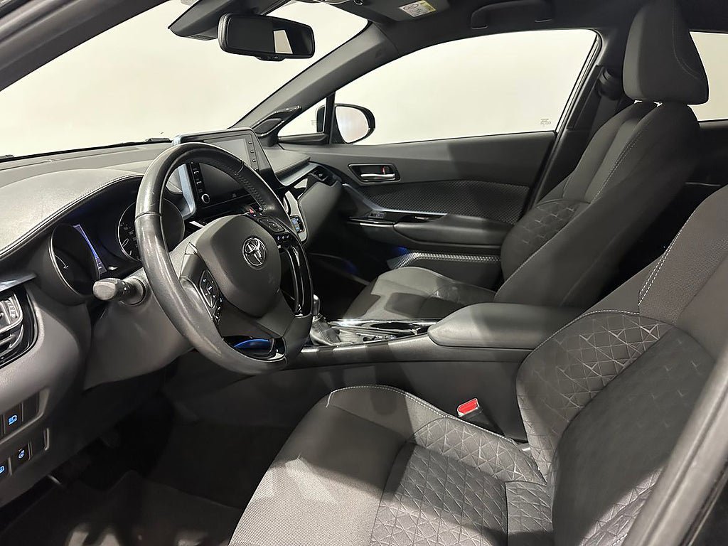 Vehicle Image 9