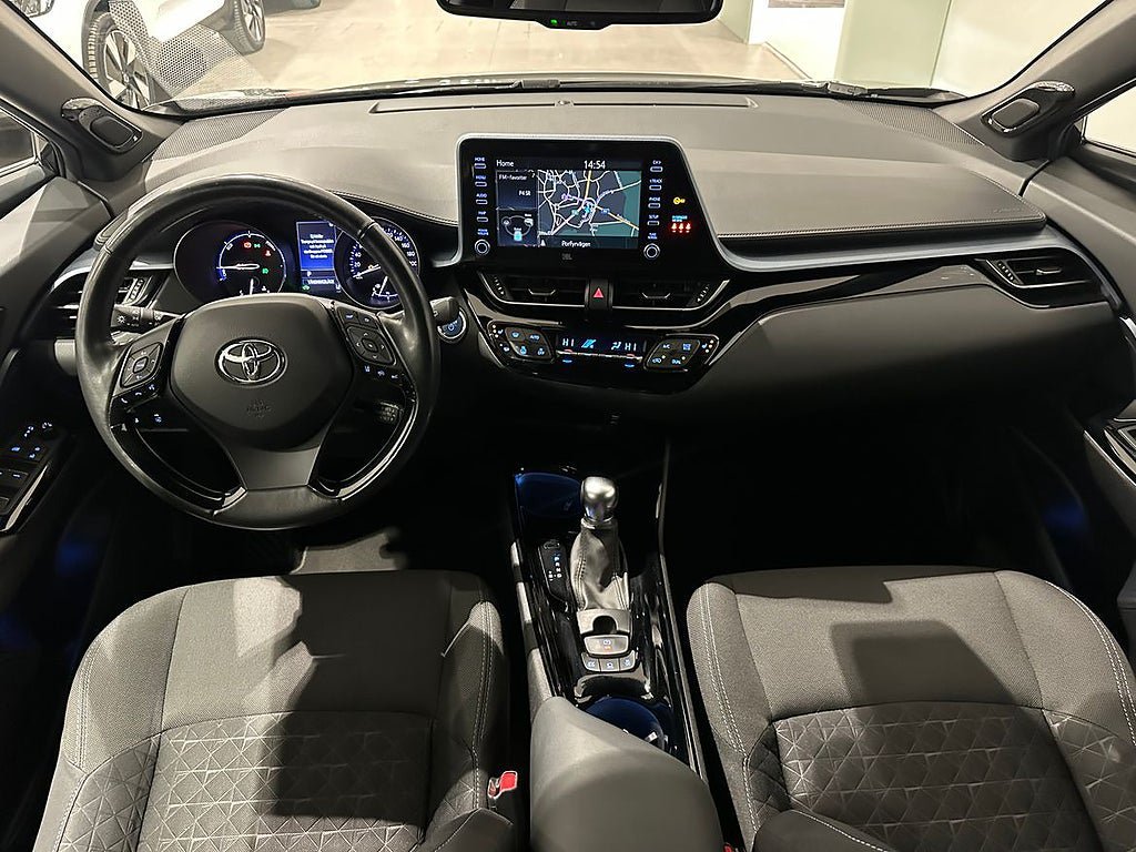 Vehicle Image 10
