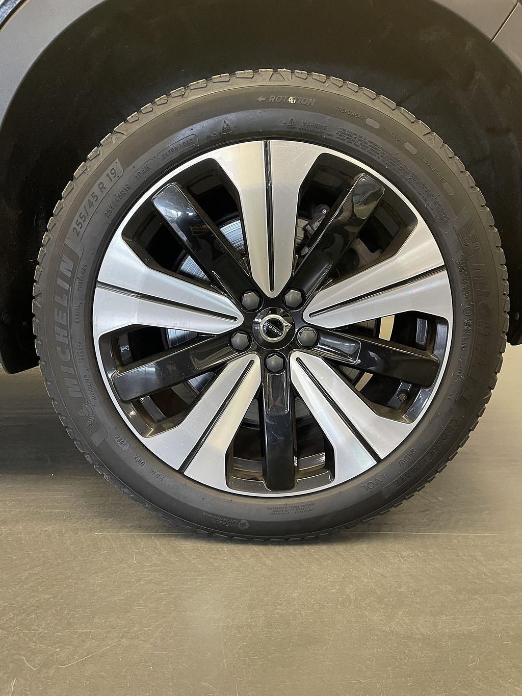 Vehicle Image 16