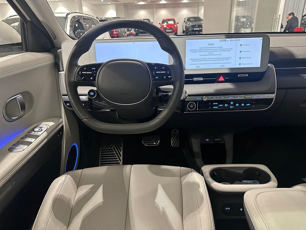 Vehicle Image 13