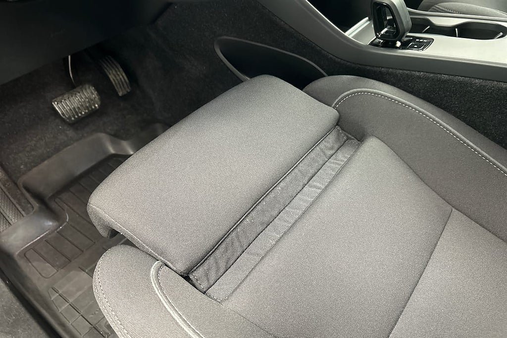 Vehicle Image 24