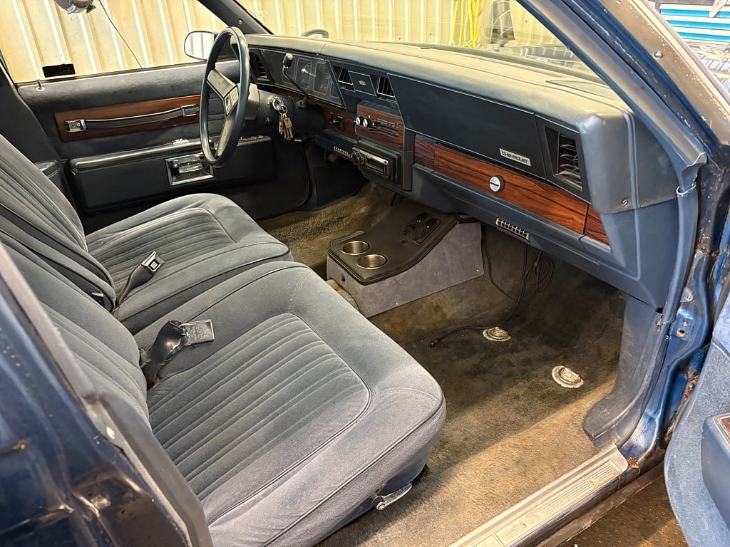 Vehicle Image 25