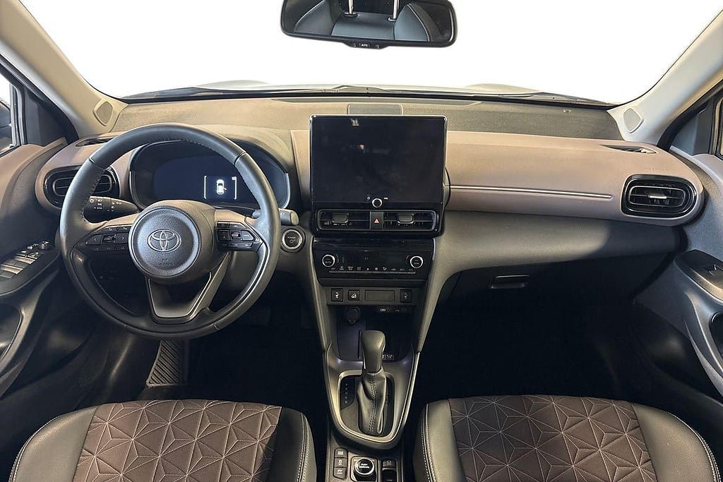 Vehicle Image 10