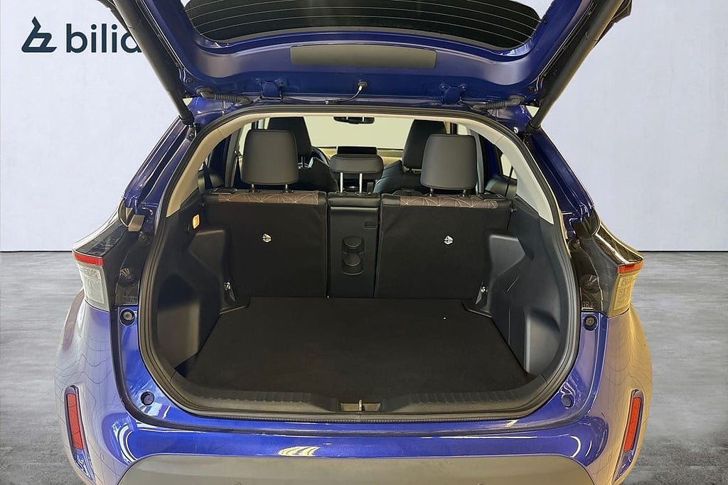 Vehicle Image 12
