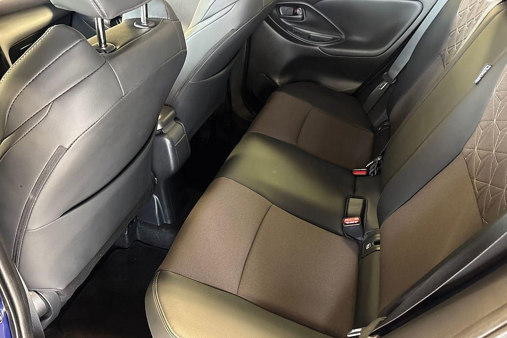 Vehicle Image 13