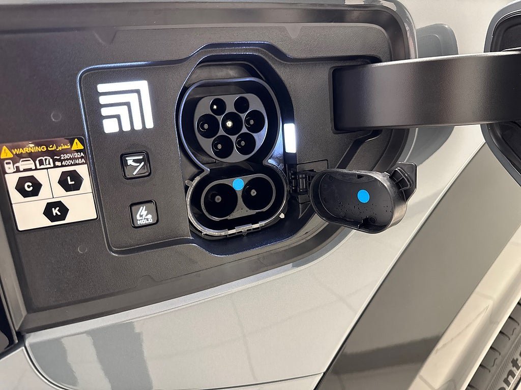 Vehicle Image 25