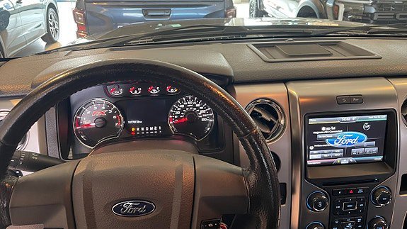 Vehicle Image 7
