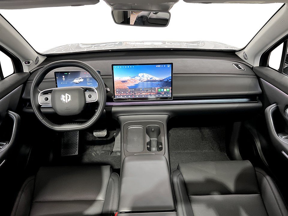 Vehicle Image 6