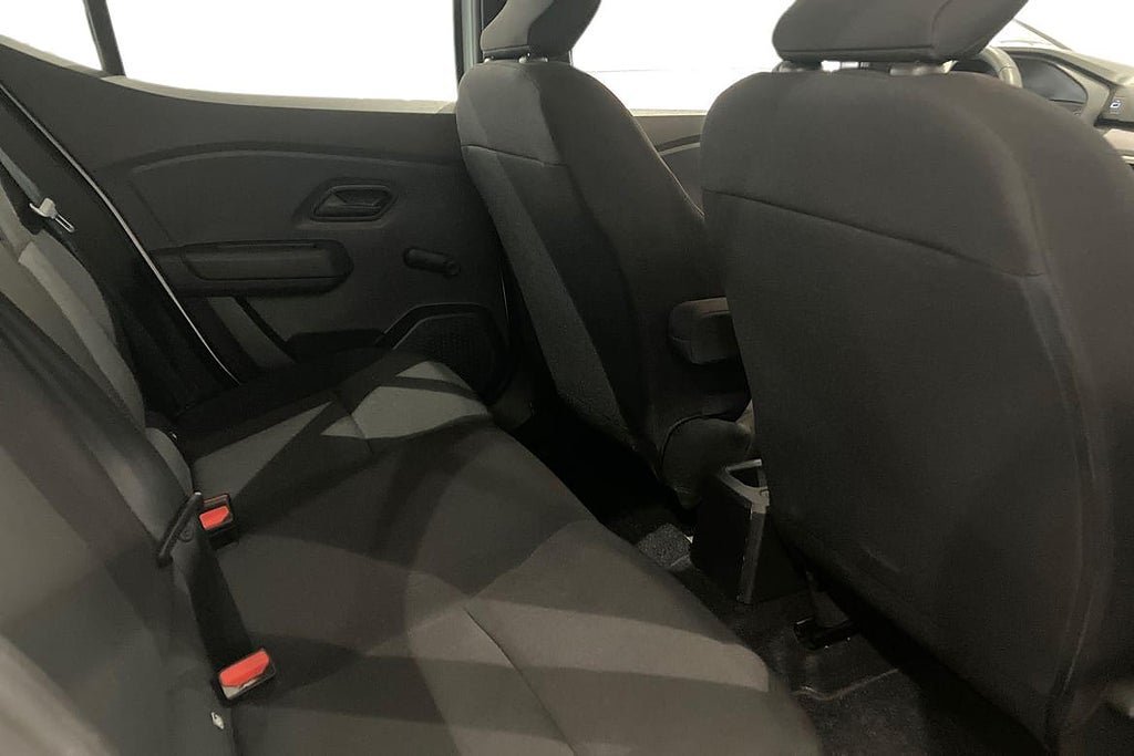 Vehicle Image 9