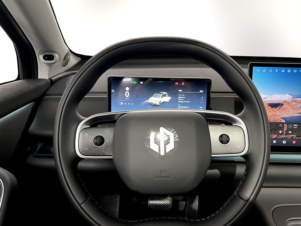 Vehicle Image 13