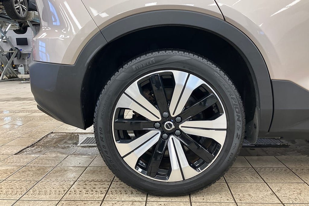 Vehicle Image 17