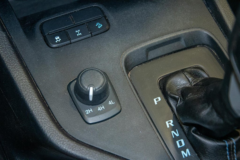 Vehicle Image 25