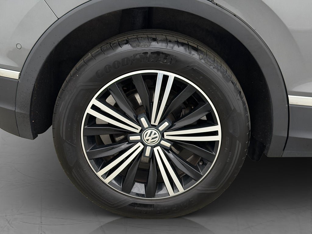 Vehicle Image 32