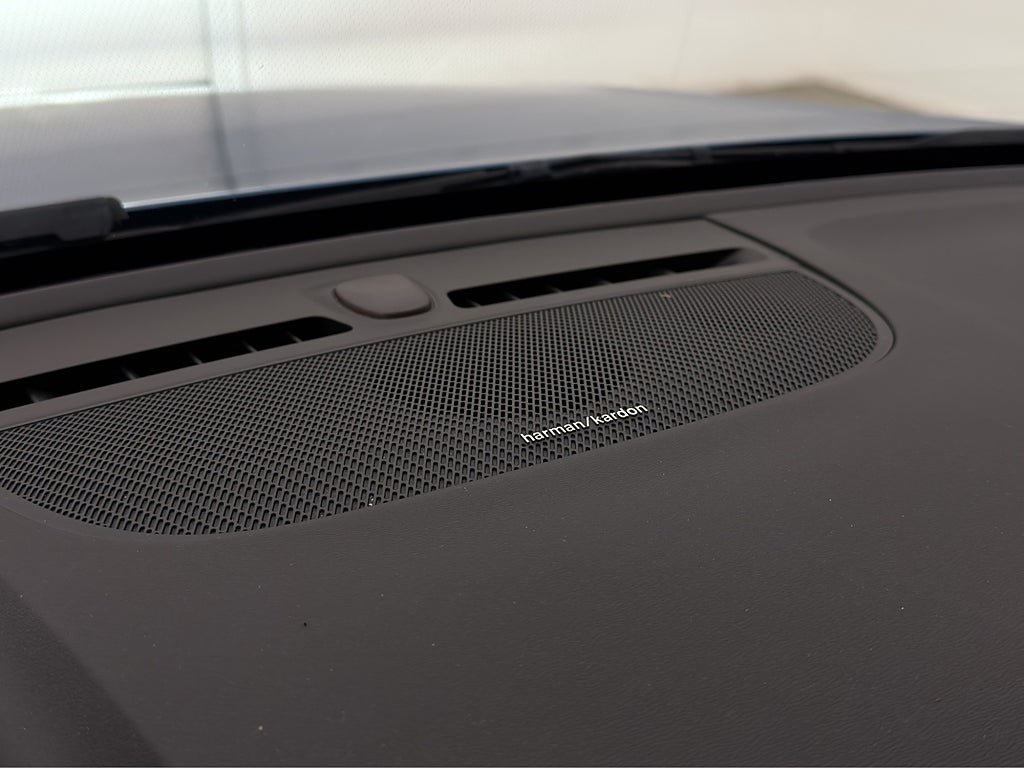 Vehicle Image 33