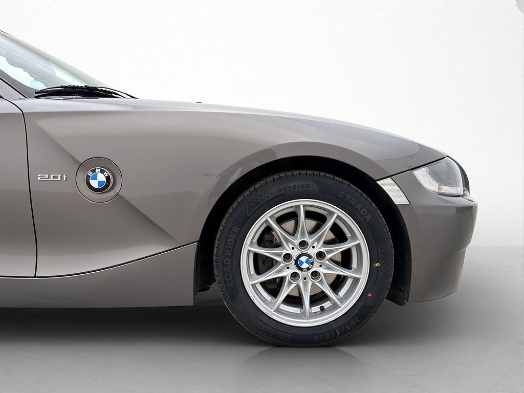 Vehicle Image 11