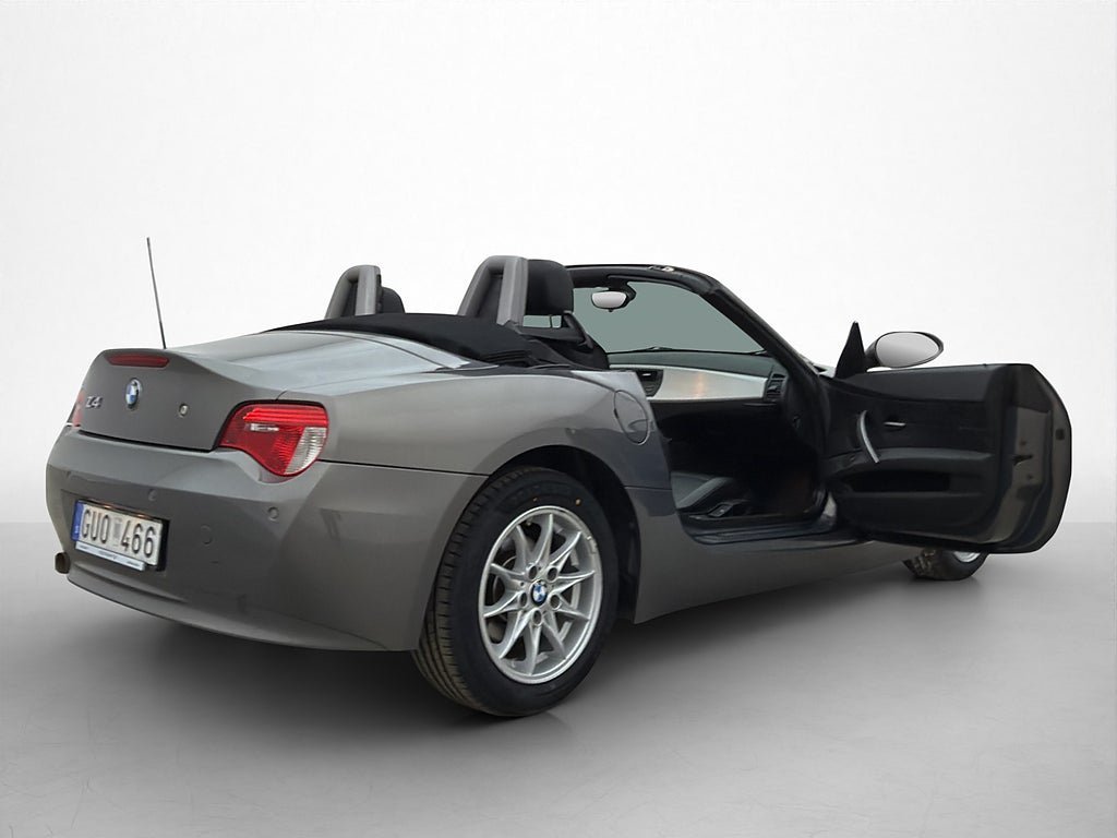 Vehicle Image 19