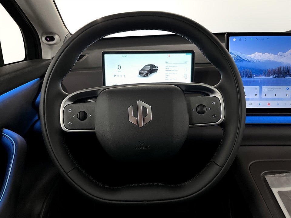 Vehicle Image 11
