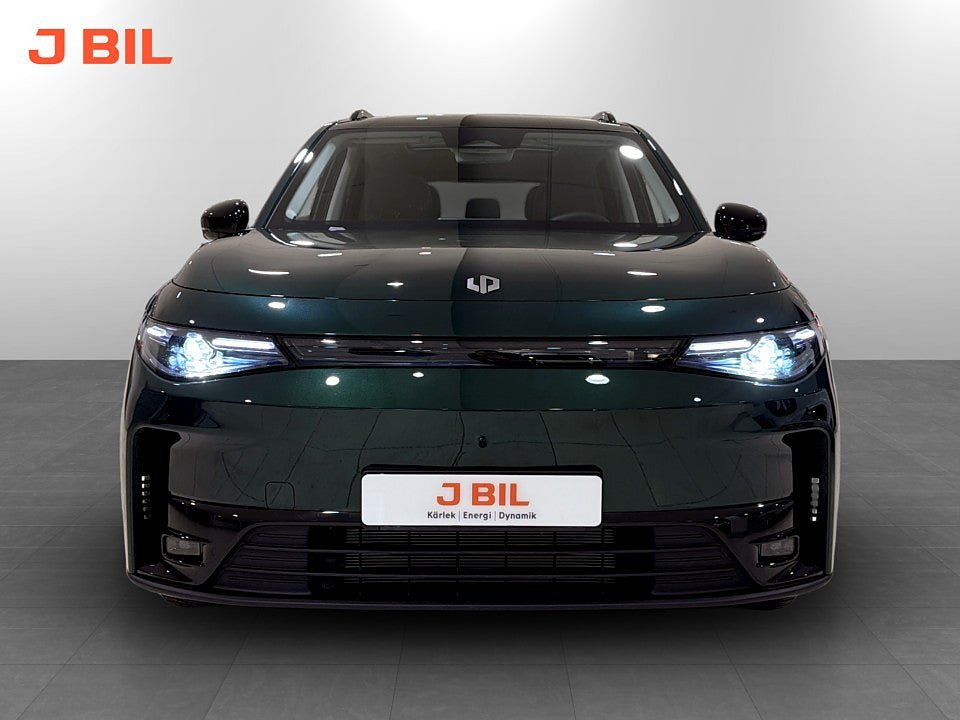 Vehicle Image 9