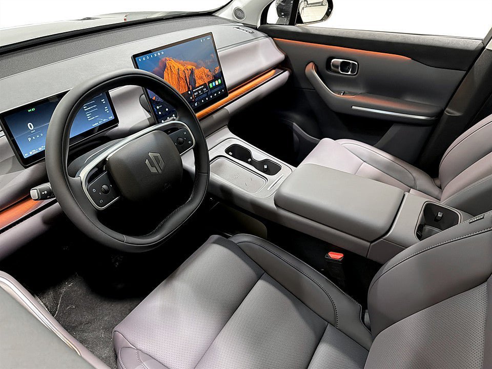 Vehicle Image 11