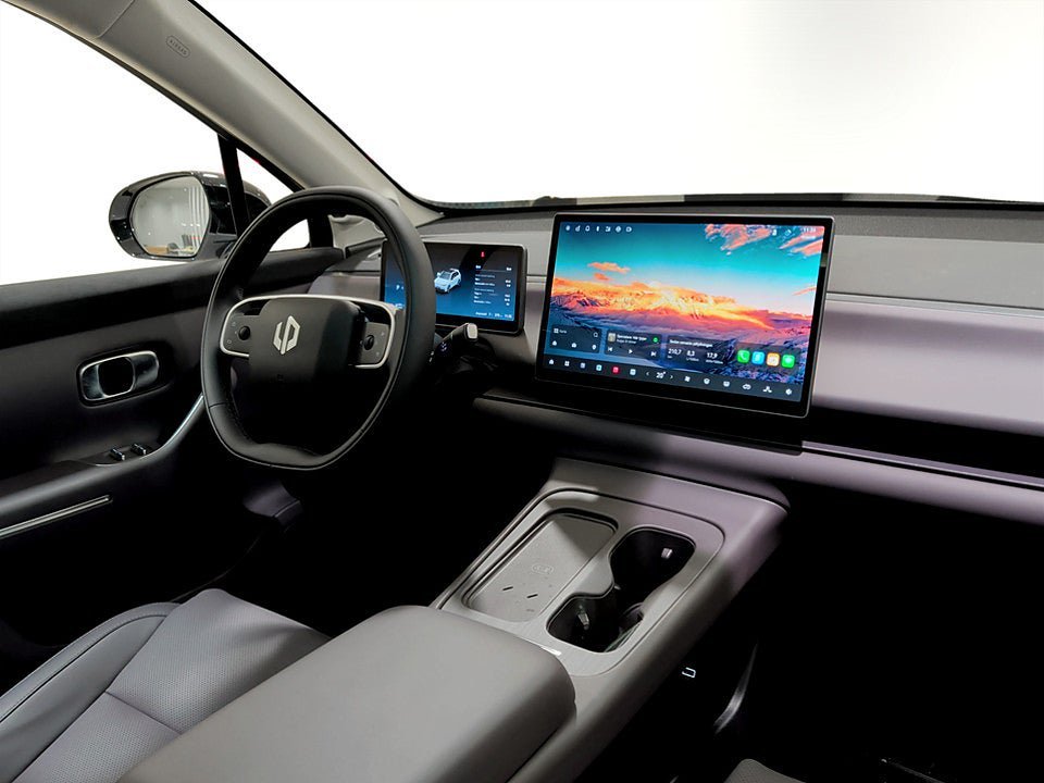 Vehicle Image 12