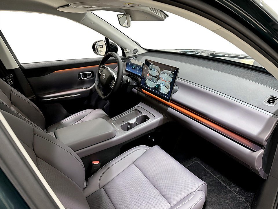 Vehicle Image 15