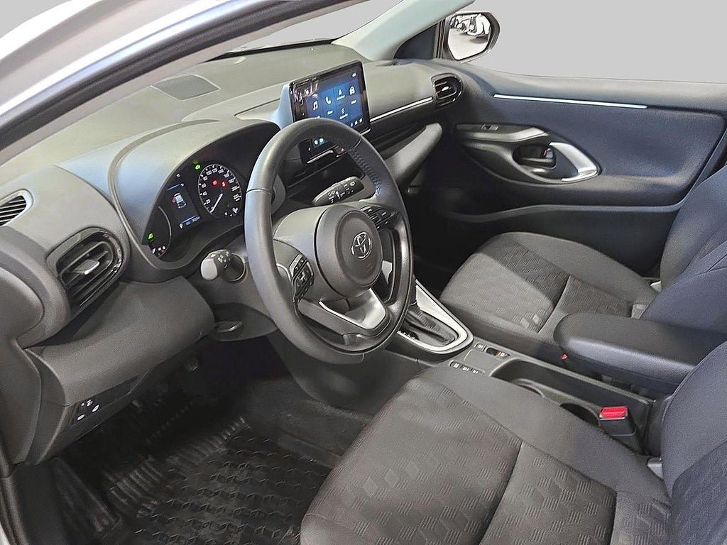 Vehicle Image 6