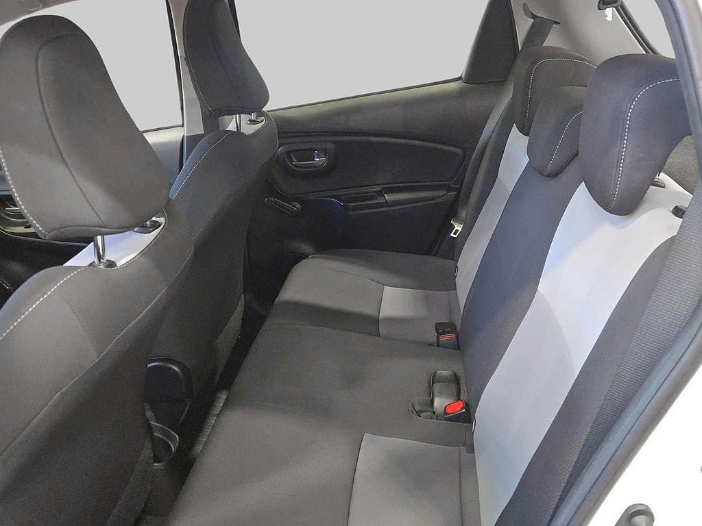 Vehicle Image 10