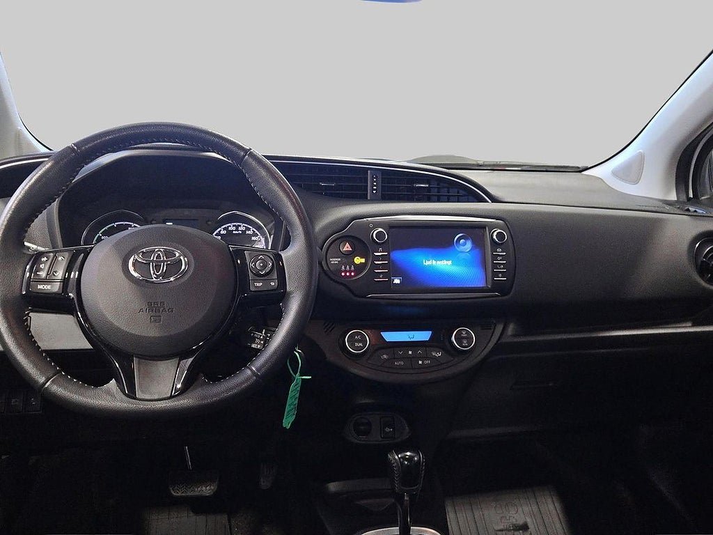 Vehicle Image 11