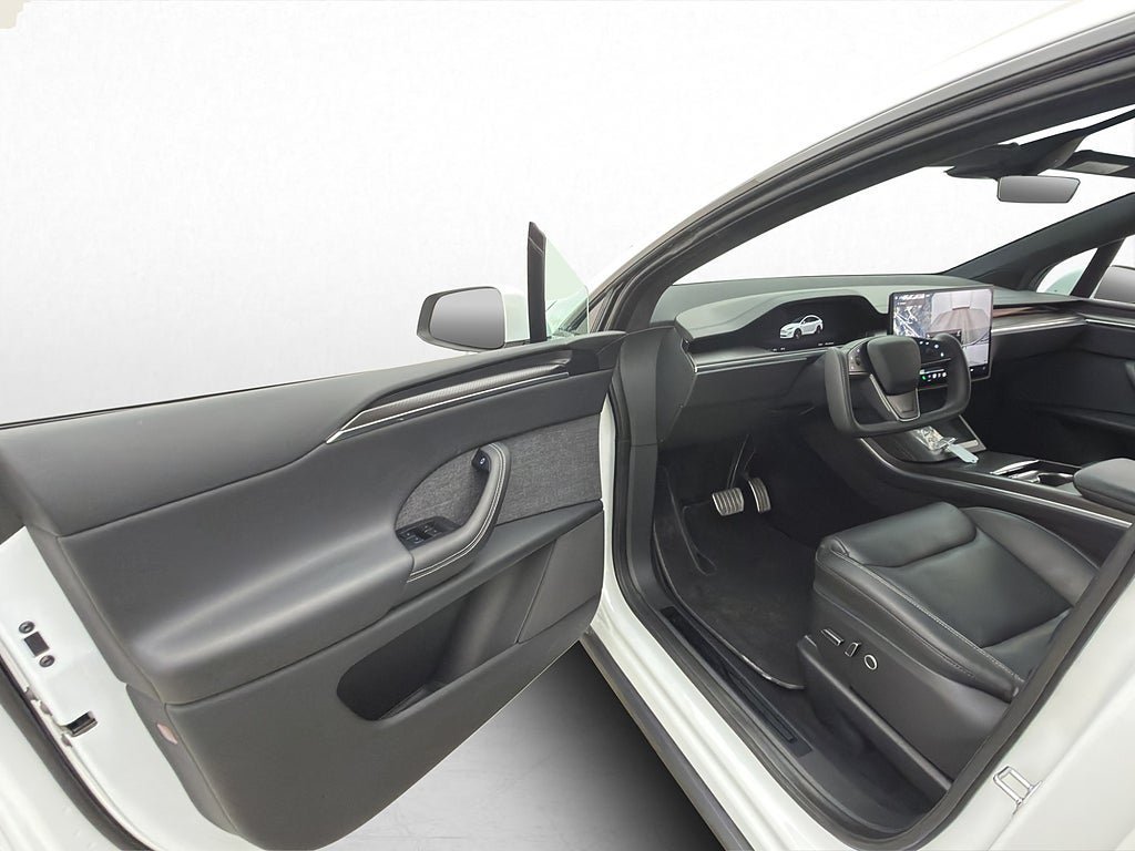 Vehicle Image 11