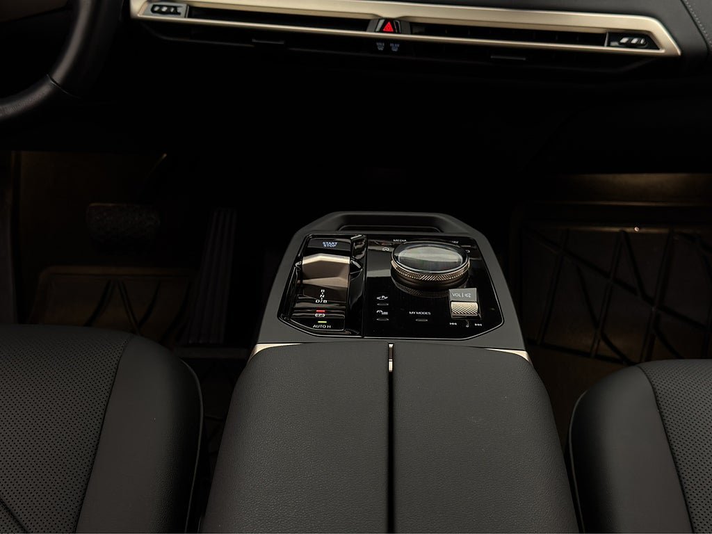 Vehicle Image 36