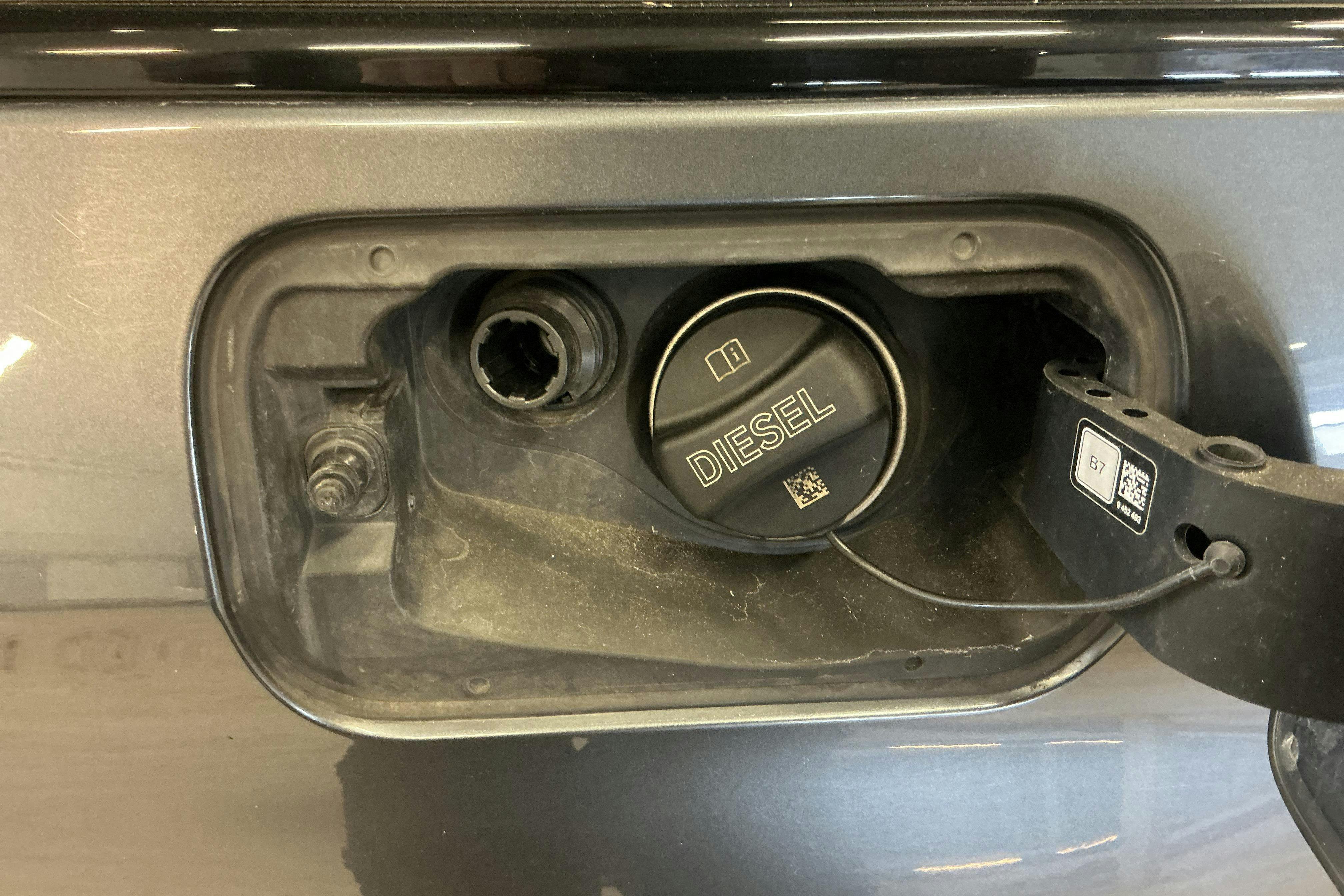 Vehicle Image 16