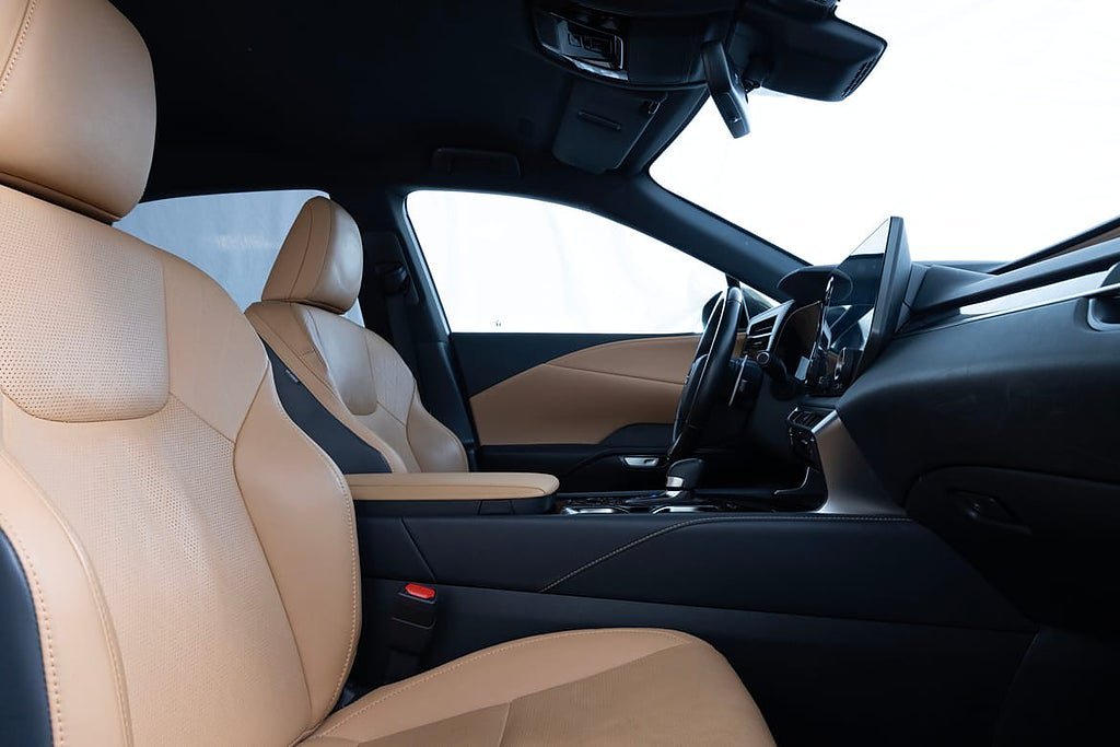 Vehicle Image 13