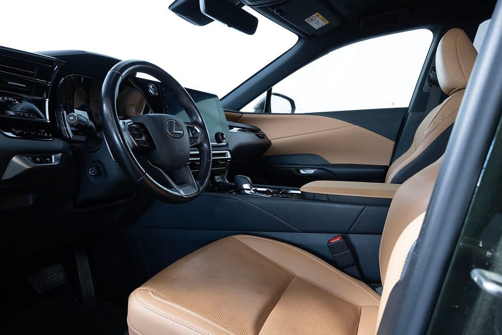 Vehicle Image 15