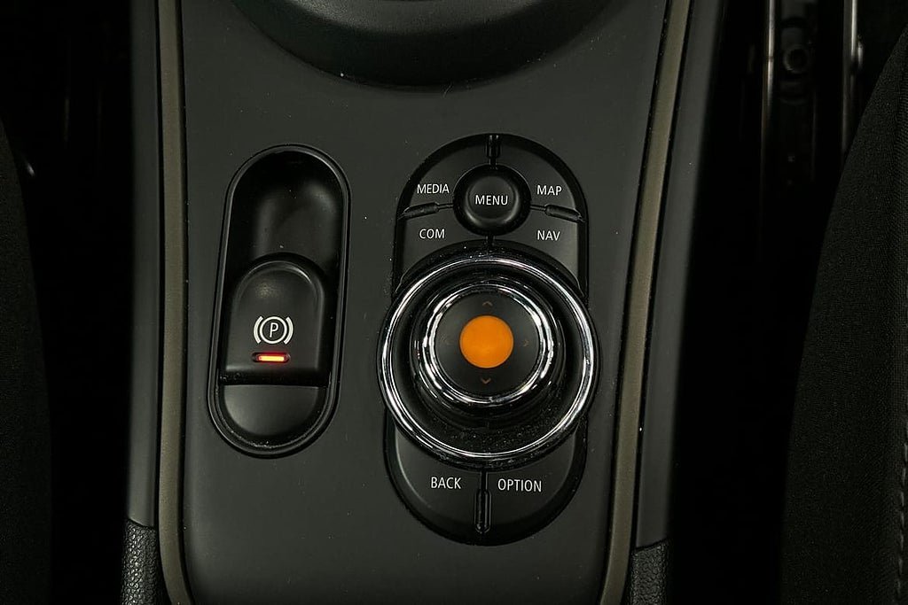 Vehicle Image 24