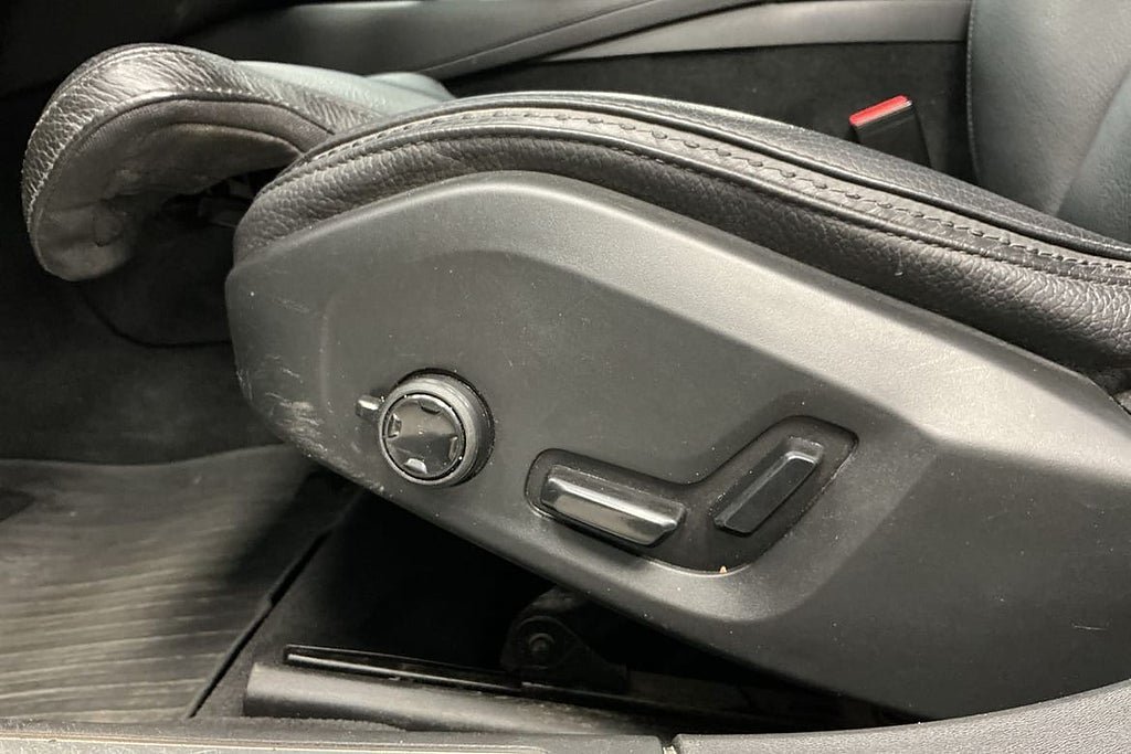Vehicle Image 22