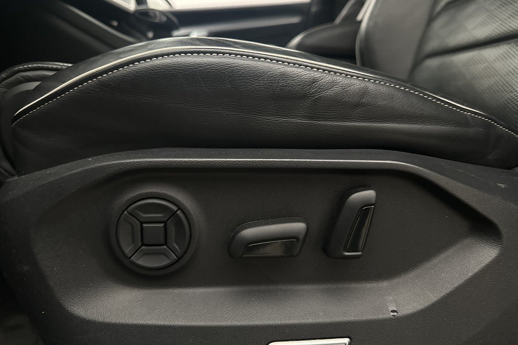 Vehicle Image 27